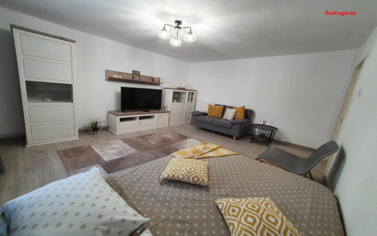 Mia Central Apart, 3 Rooms, 2 Baths, Afi Mall Braşov Exteriör bild